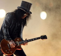 Ο Slash παραλίγο να γίνει μέλος των Stone Roses αλλά απορρίφθηκε για ...χαζό λόγο 