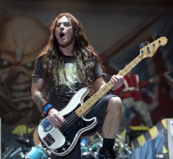Steve Harris: «Όταν βλέπετε μόνο το όνομά μου, έχω γράψει τα πάντα»