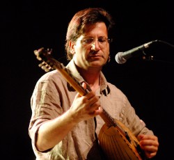 Και δεύτερη συναυλία για τον Θανάση Παπακωνσταντίνου στο Θέατρο Βράχων