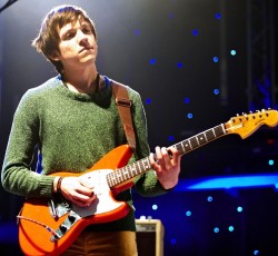 Νεκρός ο Thomas Fekete, κιθαρίστας των Surfer Blood, σε ηλικία 27 ετών 