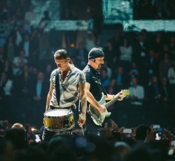 Oι U2 επιβεβαιώνουν νέο δίσκο φέτος και περιοδεία το 2017 