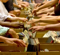 Το βινύλιο φέρνει περισσότερο χρήμα από το streaming 