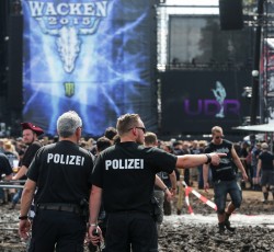 Φεστιβάλ απογορεύουν κάθε είδους σακίδιο 