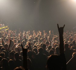 Wall Street Journal: Το heavy metal ως ένδειξη οικονομικής ανάπτυξης 