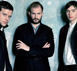 Όλες οι πληροφορίες για τις συναυλίες των White Lies στη χώρα μας 