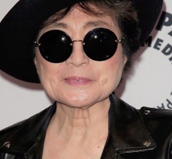 Έργο της Yoko Ono εμπνευσμένο από το "Imagine" στο Dallas ως απάντηση στις πρόσφατες ταραχές