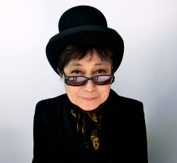 Η Yoko Ono έρχεται στη Θεσσαλονίκη 