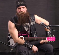 O Zakk Wylde παίζει Black Sabbath όπως δεν τον έχετε ξαναδεί 