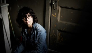 Η Chinawoman επιστρέφει στην Ελλάδα, αυτήν τη φορά με το πραγματικό της όνομα