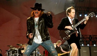 O Axl Rose στους AC/DC;