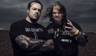Μax και Igor Cavalera παίζουν το "Roots" στην Αθήνα