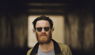 Ο Chet Faker αλλάζει όνομα και «μοιράζεται» νέο κομμάτι