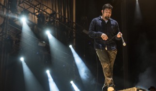 Ο Chino Moreno live μέσα σε ηφαίστειο