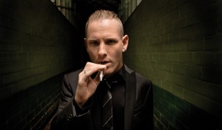 Corey Taylor και Korn ερμηνεύουν για πρώτη φορά ζωντανά το "A Different World" (video)