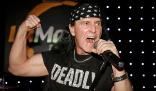 «Εμένα πρέπει να πάρουν οι AC/DC»
