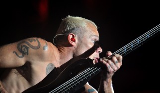 Flea: «Clint Eastwood, μέτρα κι εμένα με τους δειλούς!»