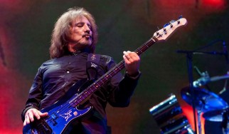 Geezer Butler: «Θα ήθελα τα εγγόνια μου να μάθουν για μένα από το δικό μου χέρι»