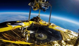 Ο Jack White έγραψε ιστορία παίζοντας το πρώτο βινύλιο στο διάστημα