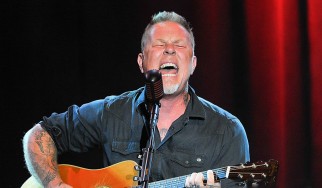 Video: O James Hetfield ερμηνεύει ακουστικά το "Motorbreath"