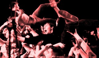 «Selfie στη σκηνή; Θα φας κλωτσιά!» - Η συνέχεια...