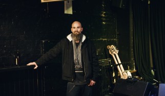 Ο Nick Oliveri «συλλέγει» την προσωπική του πορεία