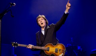 Πρωτοχρονιά με τον Paul McCartney και τους Killers στη σκηνή