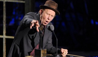 Ο Tom Waits στα δικαστήρια για παράσταση τσίρκου