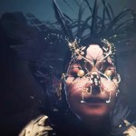 Η Bjork μεταμορφώνεται σε πλάσμα της αβύσσου (video)