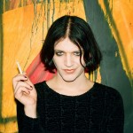 Brian Molko: «Φορούσα γυναικεία αξεσουάρ για να κάνω τους ομοφοβικούς να θέλουν να με γαμ…»