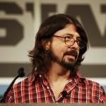 O Dave Grohl μένει άναυδος ακούγοντας την πρώτη του μπάντα  