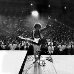 Σε δημοπρασία η Stratocaster του Jimi Hendrix που «επέζησε» από το Monterey