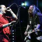 O Mike Patton στη σκηνή με τα αδέλφια Cavalera