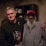 Ο Morrissey αφιερώνει στον stand up ακτιβιστή Dick Gregory…