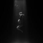 Η «πολύ» έγκυος Natalie Portman στο νέο video του James Blake