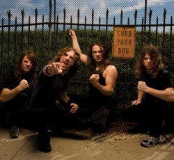 Video αφιερωμένο στον Lemmy από τους Airbourne 