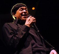 Πέθανε ο μεγάλος βοκαλίστας της jazz, Al Jarreau 