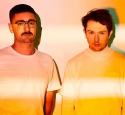 Ο Iggy Pop αφηγείται «Εν Ψυχρώ» στο νέο video των Alt-J