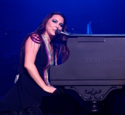 Amy Lee: «Αρνήθηκα να χρησιμοποιήσω τη σεξουαλικότητά μου ως performer» 