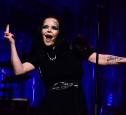 The Dark Element: Το νέο project της Anette Olzon 
