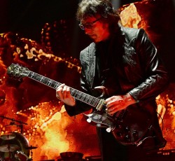 Black Sabbath: Δείτε το "Paranoid" από την τελευταία συναυλία τους (video)