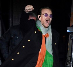 Οι U2 live στην Trafalgar Square του Λονδίνου 