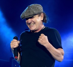 Brian Johnson: «I salute you, Malcolm Young» 