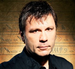 Ο Bruce Dickinson εναντίον του κλεισίματος μικρών clubs 