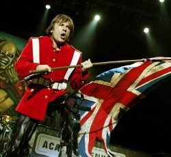 Bruce Dickinson: «Σε μια συναυλία των Iron Maiden δεν μας νοιάζει από πού είσαι, σε τί πιστεύεις ή τί έφαγες για πρωινό...» 