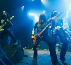 Οι Candlemass παίζουν το "Nightfall" στο Pireaus Academy 