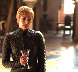 H Cersei του Game of Thrones σε video των Kasabian 