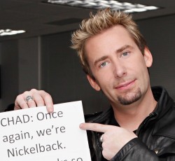 Ο Chad Kroeger των Nickelback προκαλεί τον Corey Taylor να γράψει ένα hit 