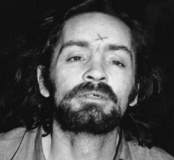 Νεκρός ο Charles Manson