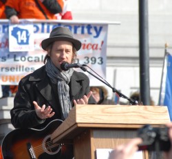 O Chris Shiflett των Foo Fighters εναντίον Trump και λαϊκιστικής δεξιάς 