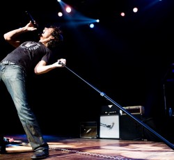 Οι Audioslave επί σκηνής μετά από μια δεκαετία απουσίας (video)